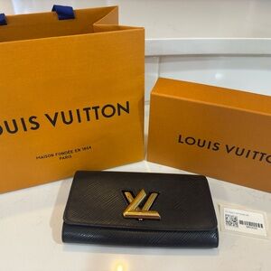 Louis Vuitton Twist Wallet